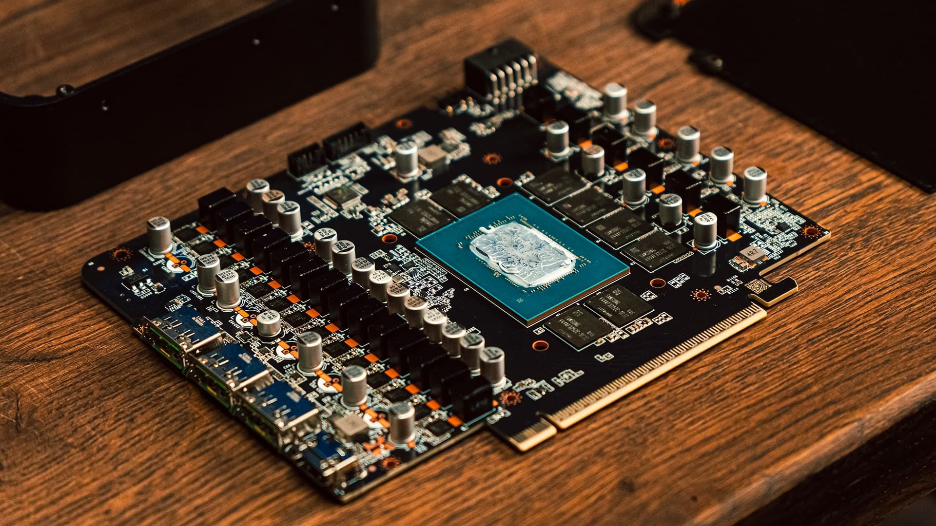 GeForce RTX 5070 Ti разобранная