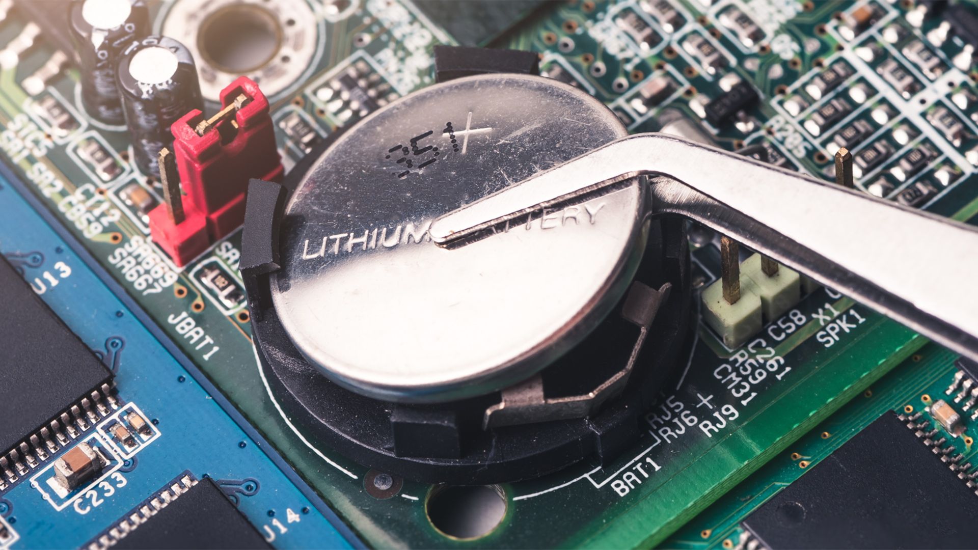 Извлечение батарейки BIOS