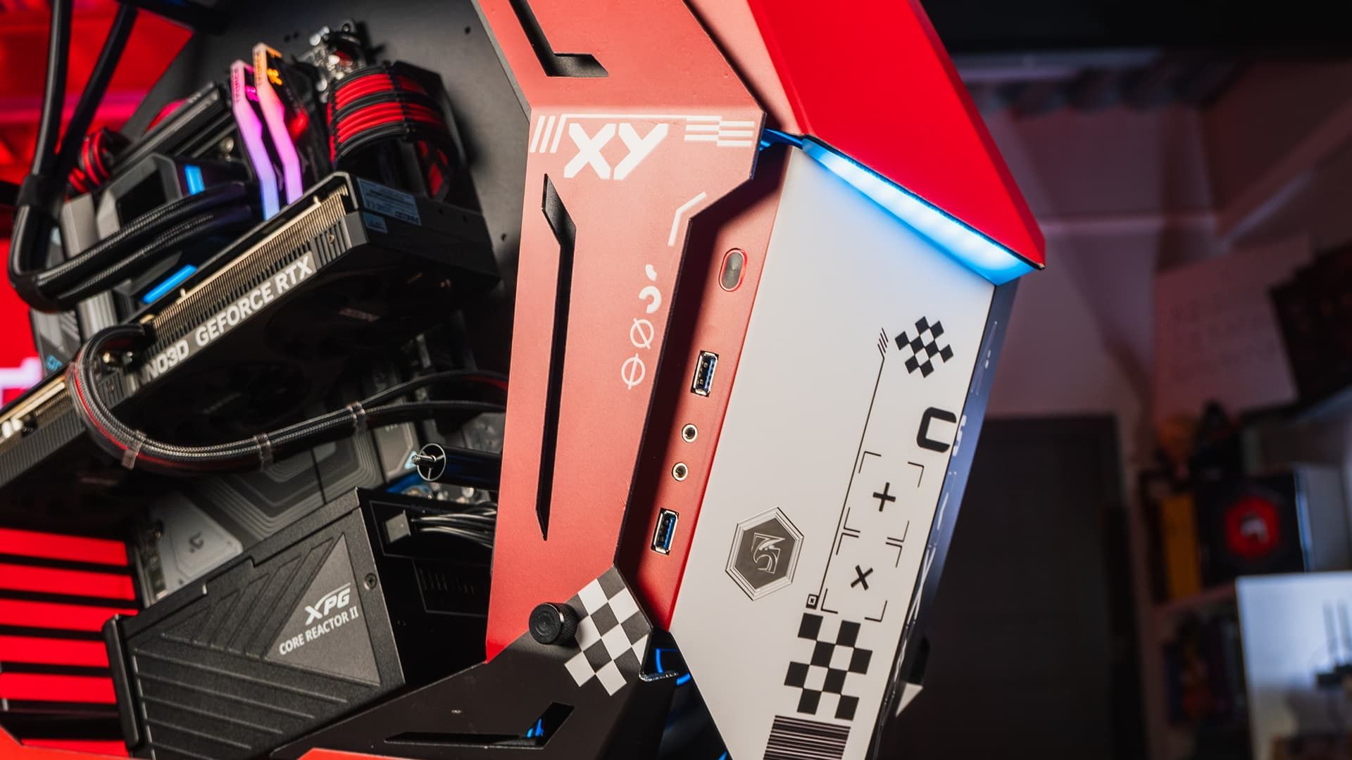 Передняя панель корпуса