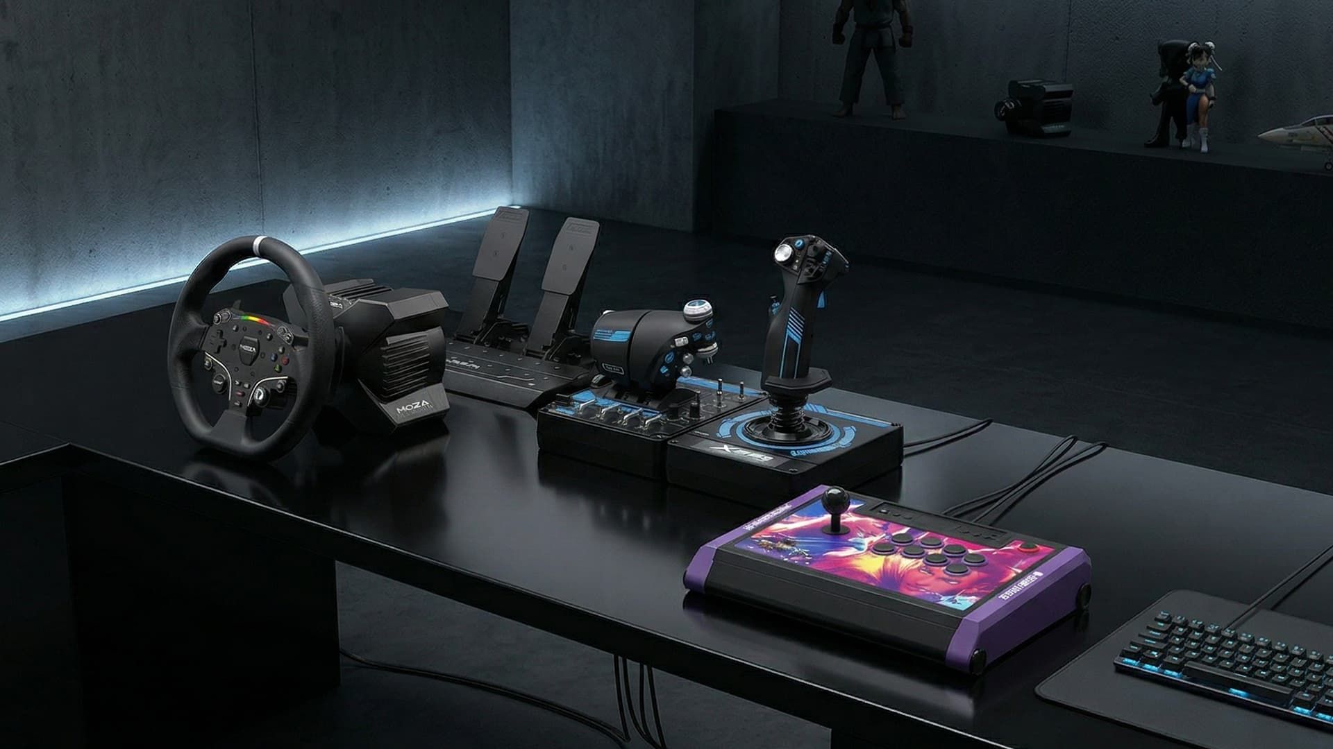 Logitech X56, Hori Fighting Stick Alpha, MOZA R3