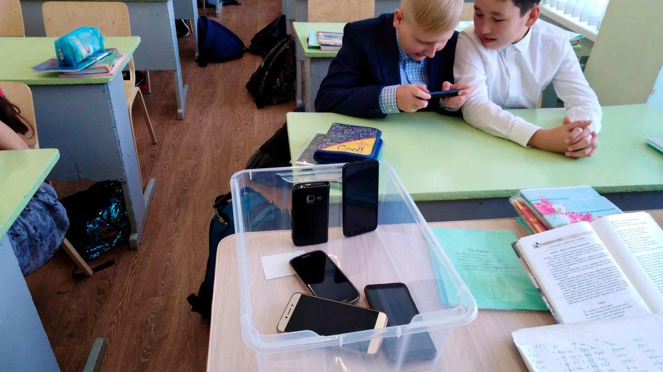Тотальный контроль: в школах хотят ввести мониторинг чатов и аккаунтов учеников