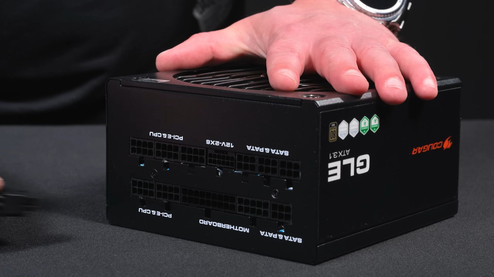 Блок питания COUGAR мощностью 850 Вт, стандарта 3.1 ATX