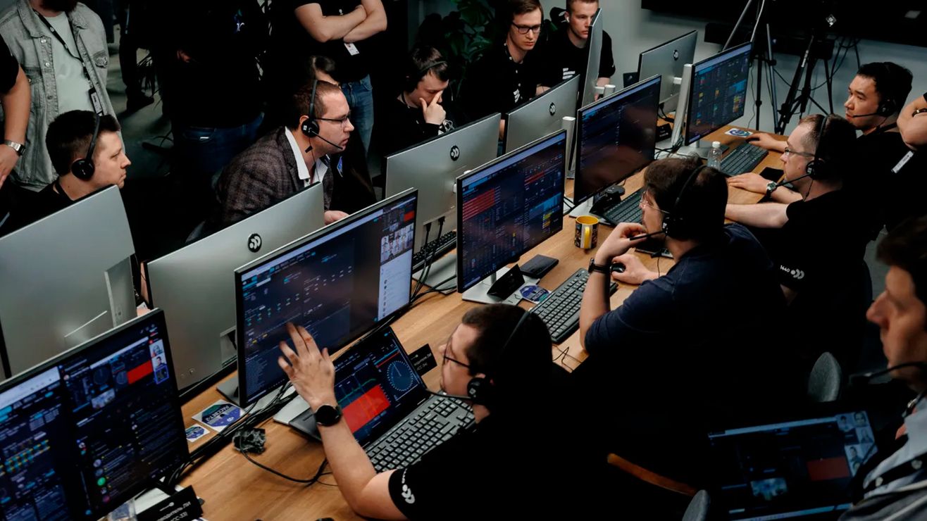 Наш аналог Starlink: в России запустили первые спутники связи «Рассвет»