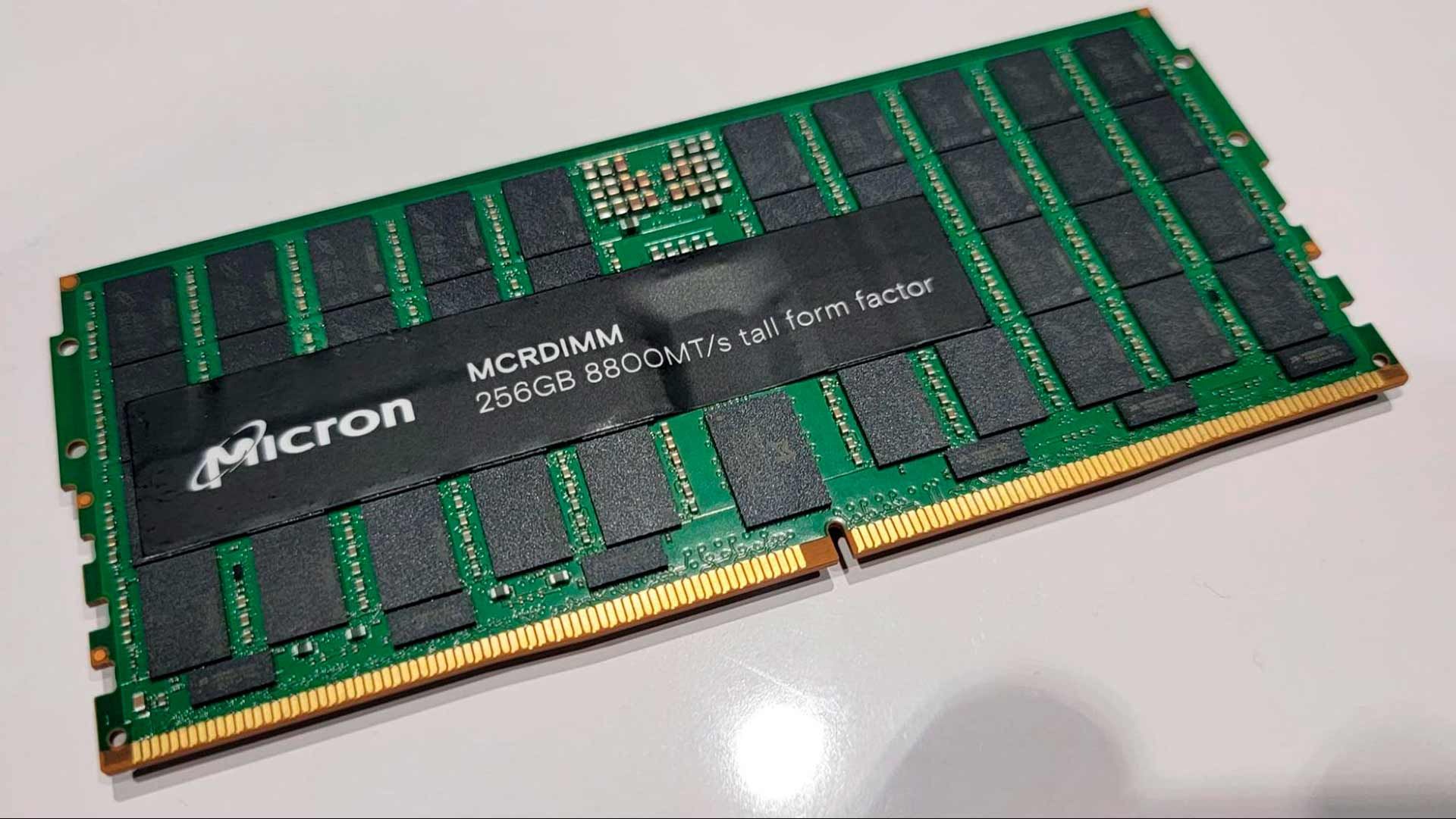 Модуль MCR DIMM