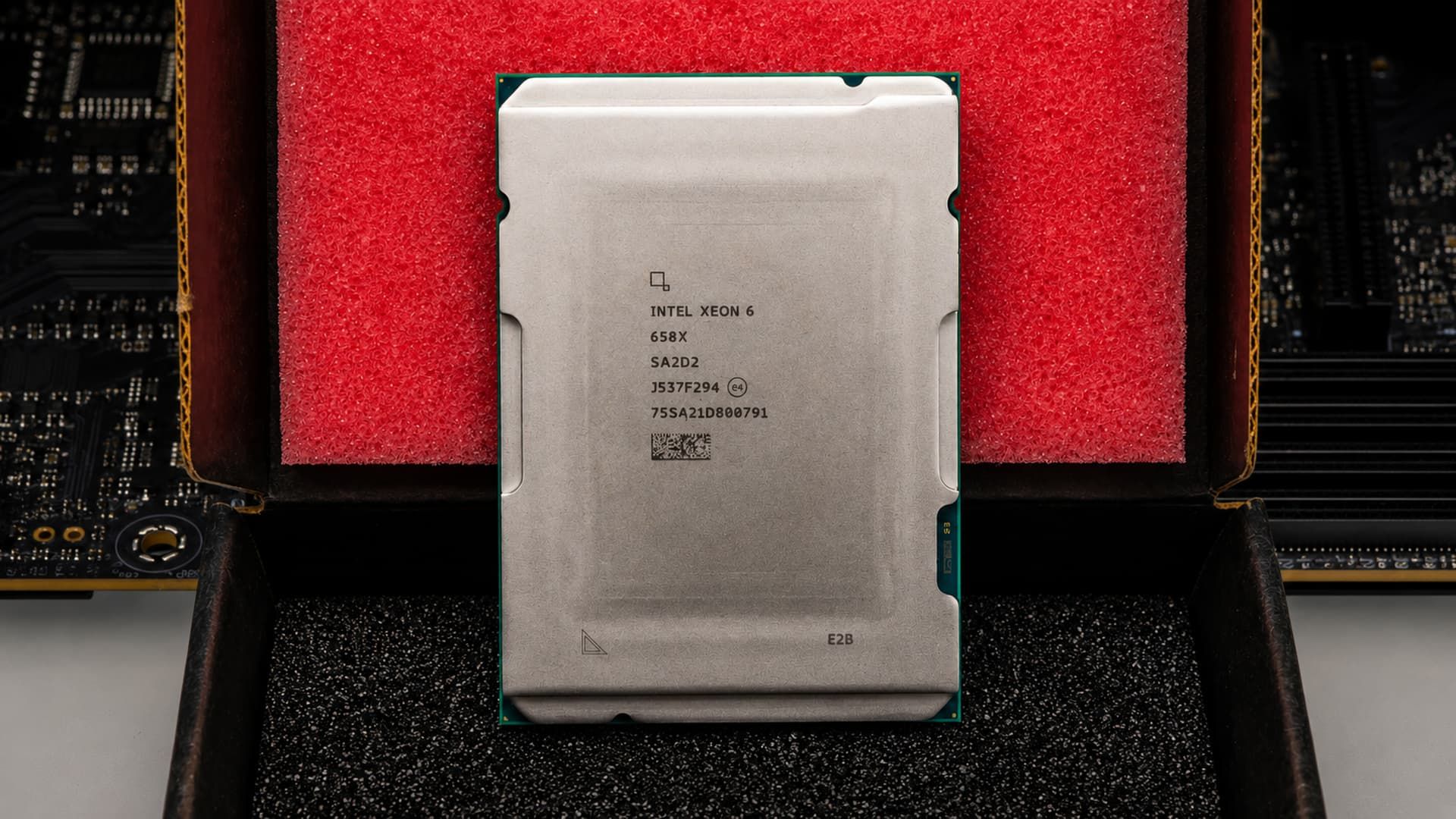 Intel Xeon 658X: 24 ядра дешевле Threadripper Pro