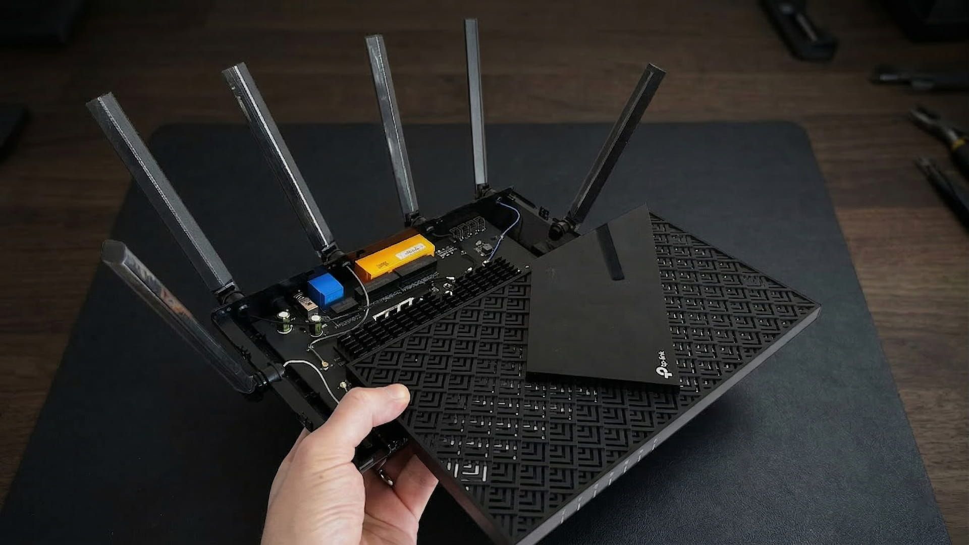 Разобранный роутер