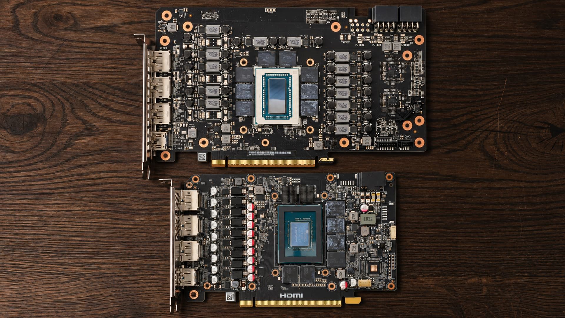 Платы GeForce RTX 5070 и Radeon RX 9070