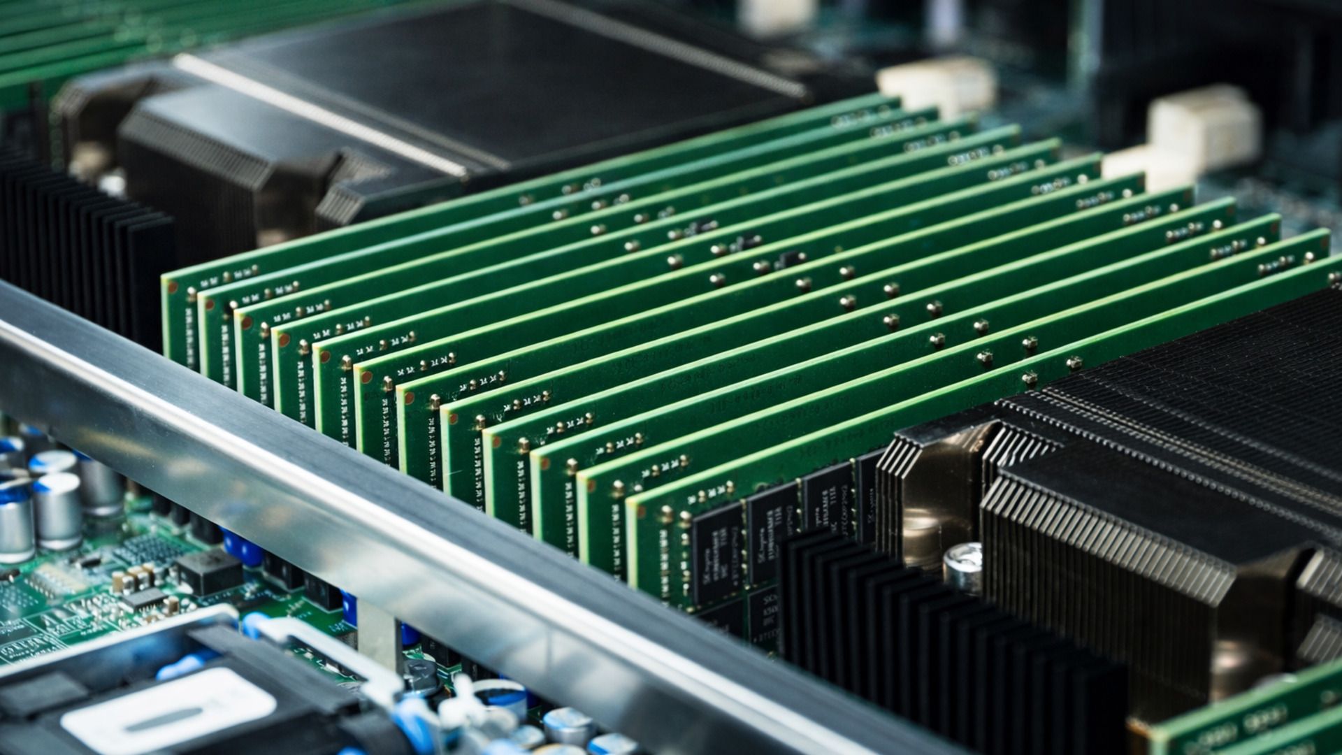 Типы серверной памяти RDIMM, LRDIMM, 3DS и другие: полное руководство по выбору